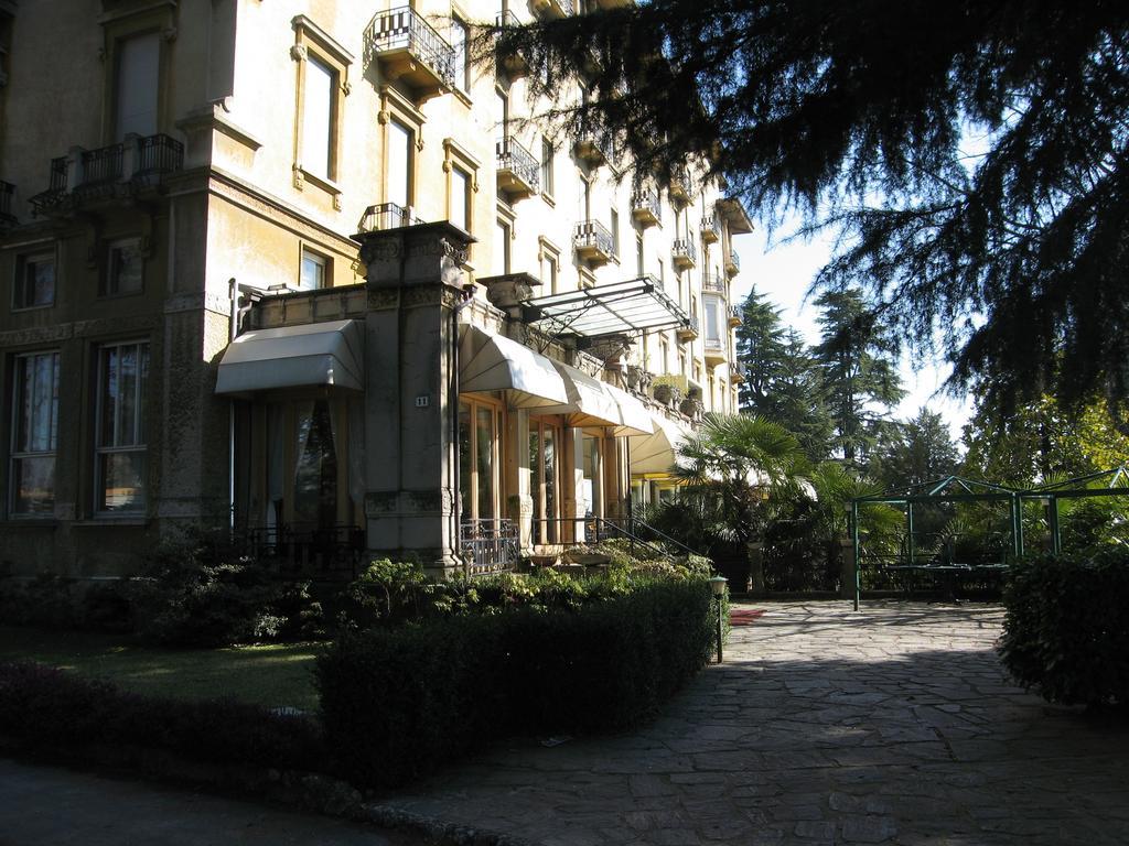 فندق فاريسّيفي  فندق بالاس غراند فاريزه المظهر الخارجي الصورة